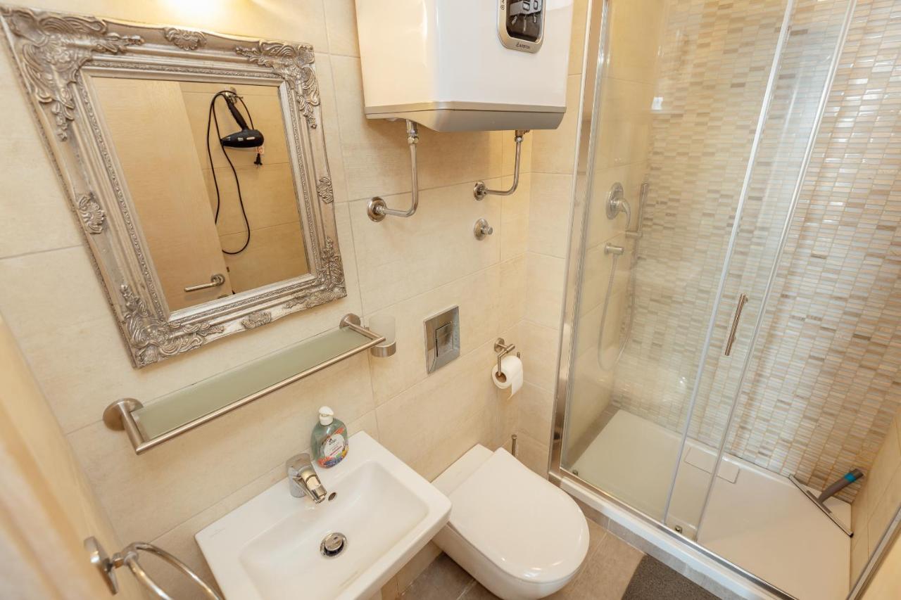Apartment Penthouse Savina แฮร์เซ็ก-โนวี ภายนอก รูปภาพ