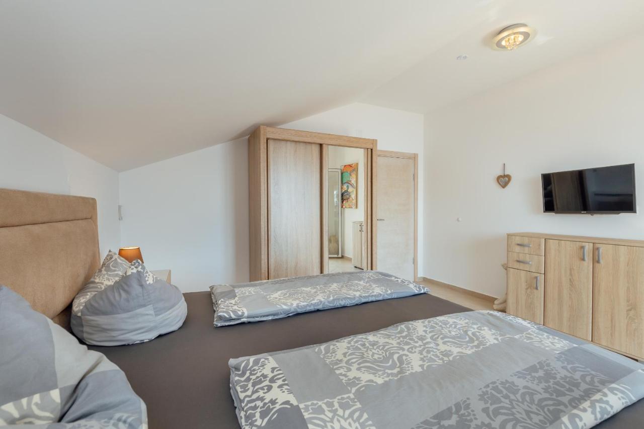 Apartment Penthouse Savina แฮร์เซ็ก-โนวี ภายนอก รูปภาพ