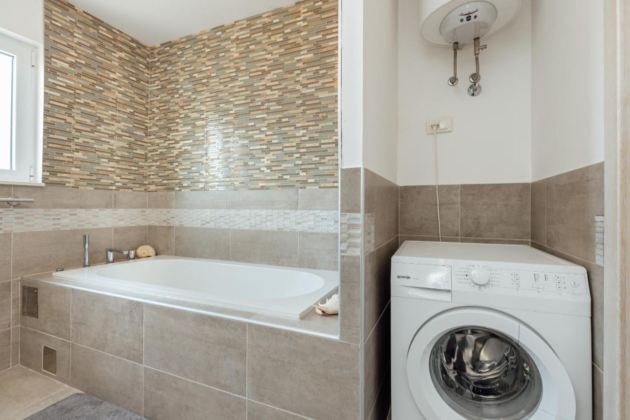 Apartment Penthouse Savina แฮร์เซ็ก-โนวี ภายนอก รูปภาพ