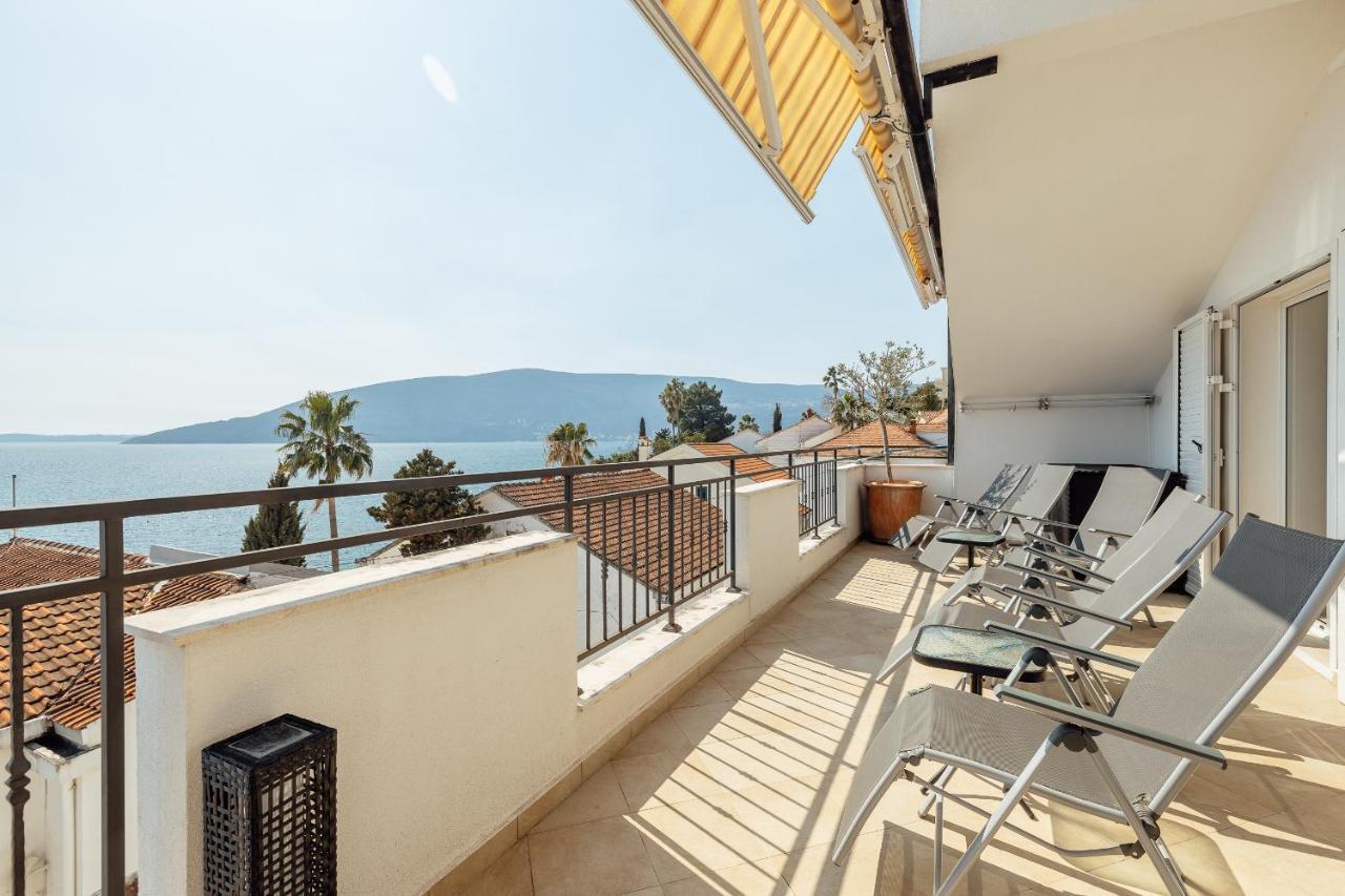 Apartment Penthouse Savina แฮร์เซ็ก-โนวี ภายนอก รูปภาพ