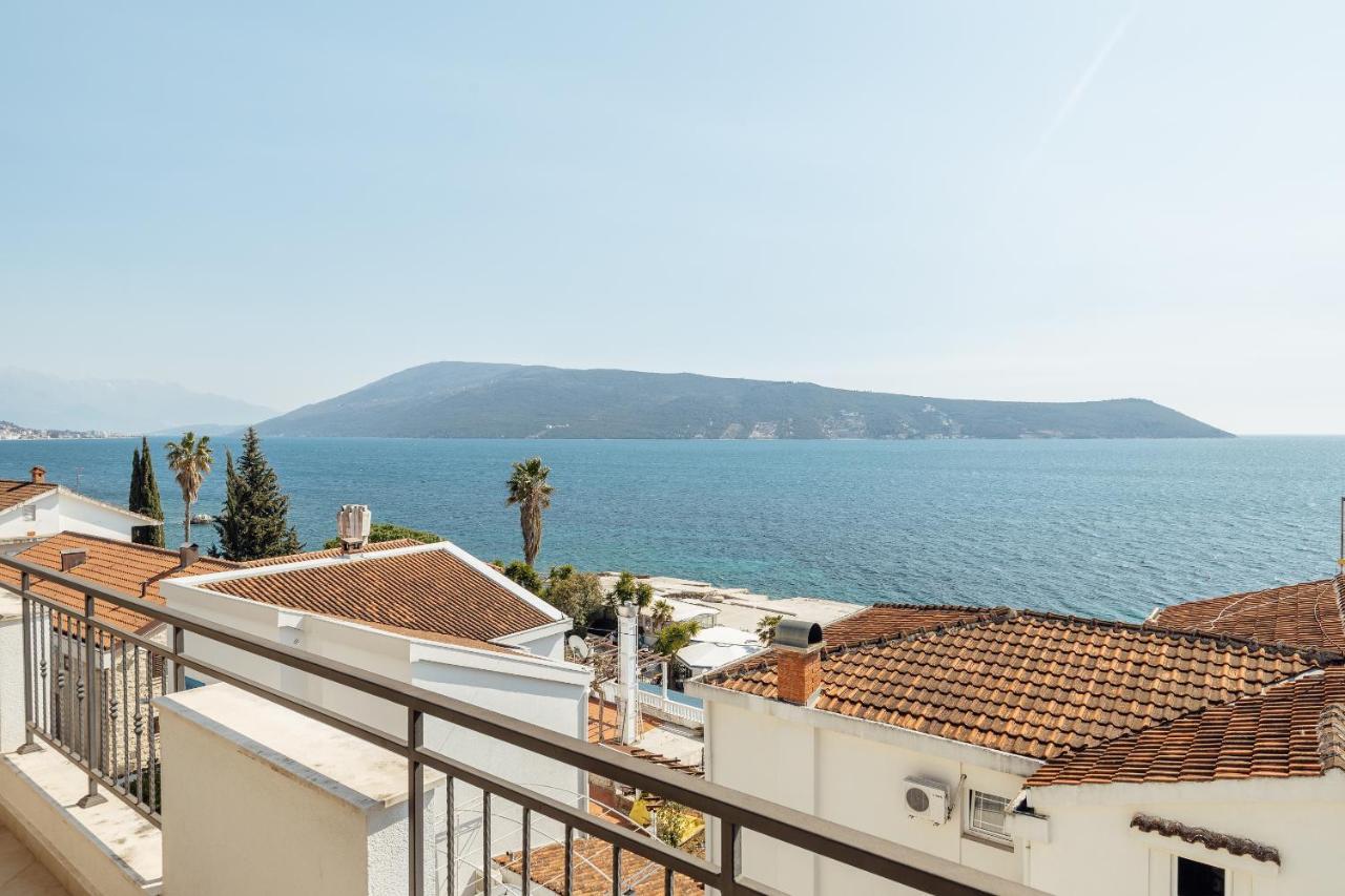 Apartment Penthouse Savina แฮร์เซ็ก-โนวี ภายนอก รูปภาพ