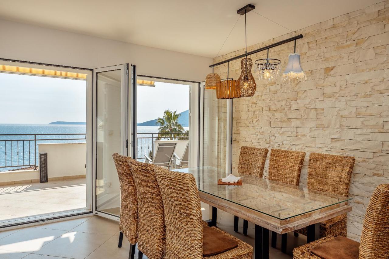 Apartment Penthouse Savina แฮร์เซ็ก-โนวี ภายนอก รูปภาพ