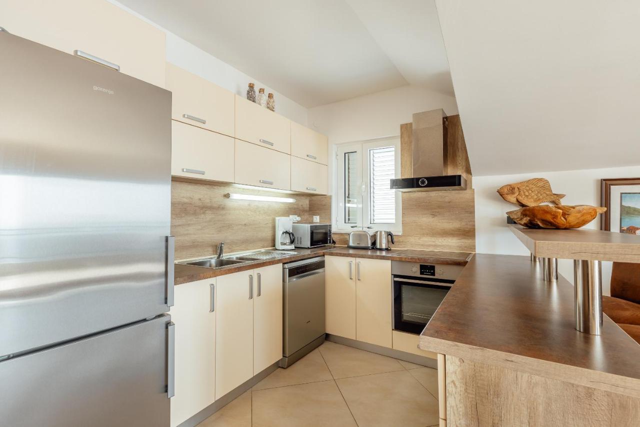 Apartment Penthouse Savina แฮร์เซ็ก-โนวี ภายนอก รูปภาพ